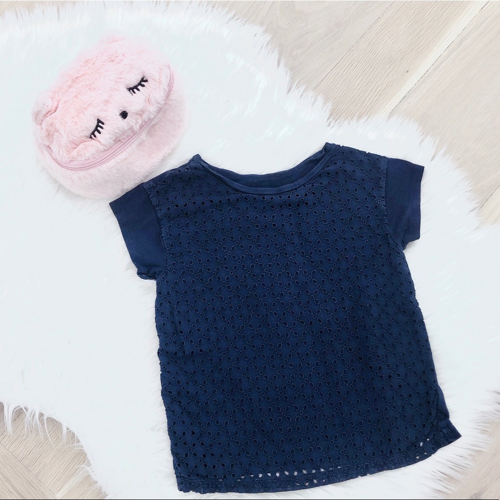 Gap girls eyelet shirt size 6/7